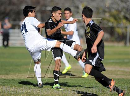 Thumbnail 3 in Crescenta Valley vs. Valencia photogallery.