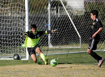 Thumbnail 2 in Crescenta Valley vs. Valencia photogallery.