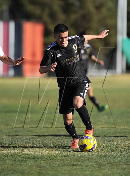 Thumbnail 3 in Crescenta Valley vs. Valencia photogallery.