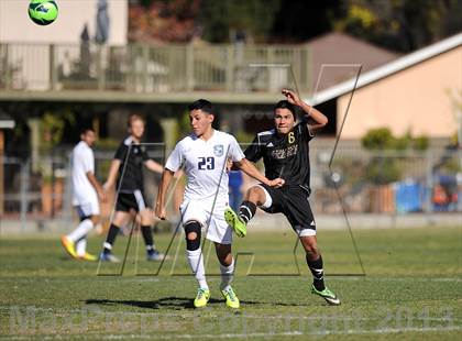 Thumbnail 2 in Crescenta Valley vs. Valencia photogallery.
