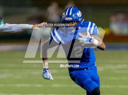 Thumbnail 1 in Yoakum vs. Marion (UIL 3A Bi District Playoff) photogallery.