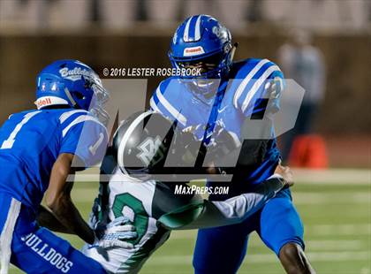 Thumbnail 3 in Yoakum vs. Marion (UIL 3A Bi District Playoff) photogallery.