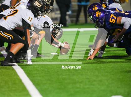 Thumbnail 1 in Sealy vs. Center (UIL D4 Area Playoff) photogallery.