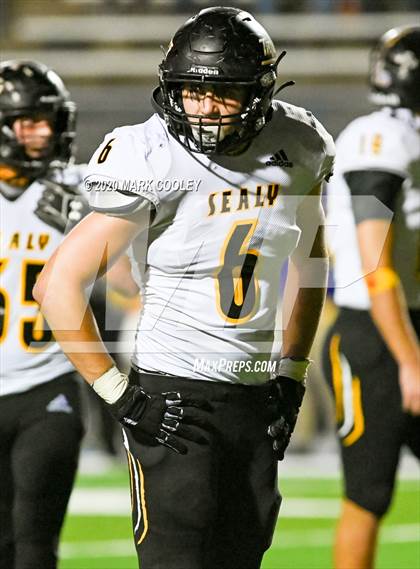 Thumbnail 2 in Sealy vs. Center (UIL D4 Area Playoff) photogallery.