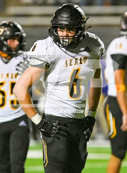 Thumbnail 1 in Sealy vs. Center (UIL D4 Area Playoff) photogallery.