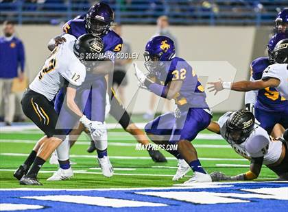 Thumbnail 1 in Sealy vs. Center (UIL D4 Area Playoff) photogallery.