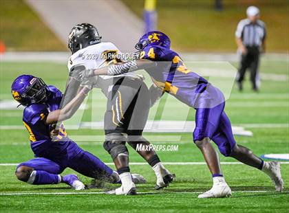 Thumbnail 1 in Sealy vs. Center (UIL D4 Area Playoff) photogallery.
