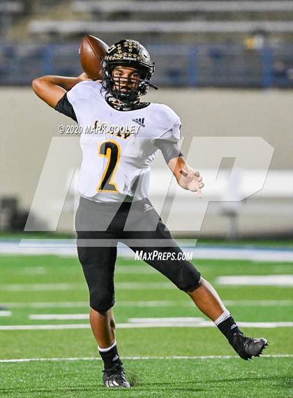 Thumbnail 1 in Sealy vs. Center (UIL D4 Area Playoff) photogallery.