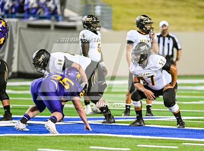 Thumbnail 3 in Sealy vs. Center (UIL D4 Area Playoff) photogallery.