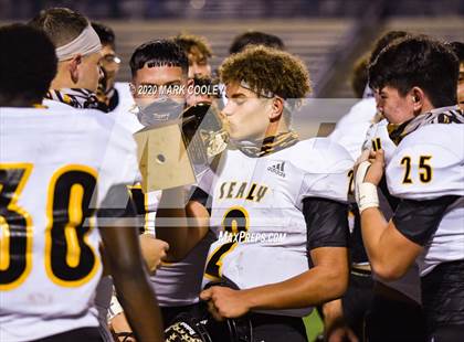 Thumbnail 2 in Sealy vs. Center (UIL D4 Area Playoff) photogallery.