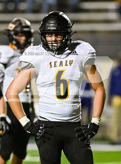 Thumbnail 2 in Sealy vs. Center (UIL D4 Area Playoff) photogallery.