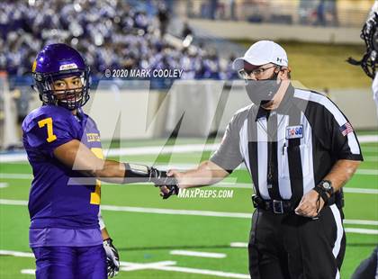 Thumbnail 2 in Sealy vs. Center (UIL D4 Area Playoff) photogallery.