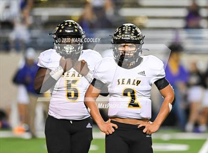 Thumbnail 2 in Sealy vs. Center (UIL D4 Area Playoff) photogallery.