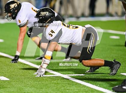 Thumbnail 1 in Sealy vs. Center (UIL D4 Area Playoff) photogallery.