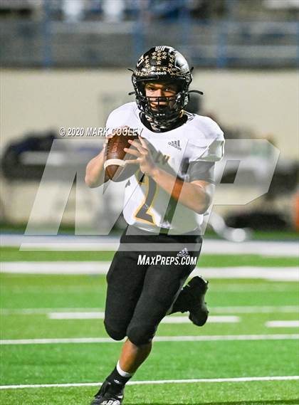 Thumbnail 1 in Sealy vs. Center (UIL D4 Area Playoff) photogallery.