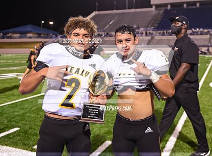 Thumbnail 3 in Sealy vs. Center (UIL D4 Area Playoff) photogallery.