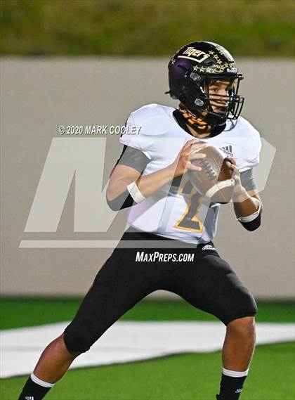 Thumbnail 1 in Sealy vs. Center (UIL D4 Area Playoff) photogallery.