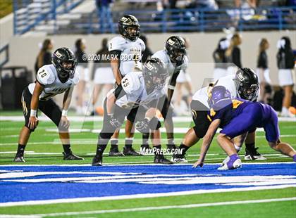 Thumbnail 1 in Sealy vs. Center (UIL D4 Area Playoff) photogallery.