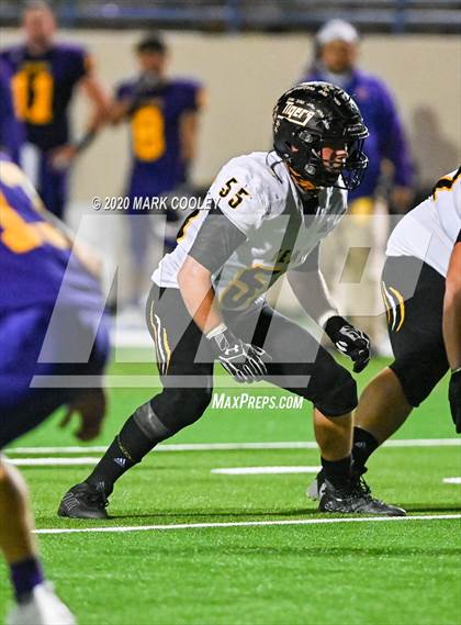 Thumbnail 3 in Sealy vs. Center (UIL D4 Area Playoff) photogallery.