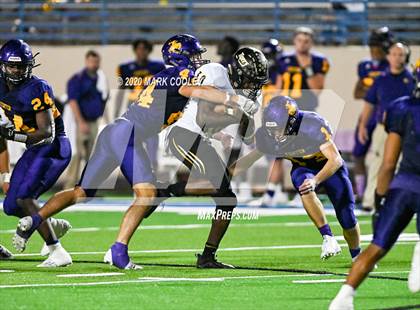 Thumbnail 2 in Sealy vs. Center (UIL D4 Area Playoff) photogallery.
