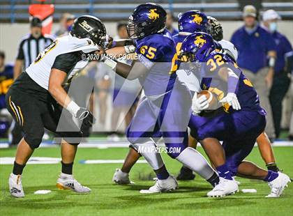 Thumbnail 1 in Sealy vs. Center (UIL D4 Area Playoff) photogallery.