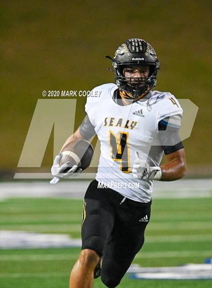 Thumbnail 2 in Sealy vs. Center (UIL D4 Area Playoff) photogallery.