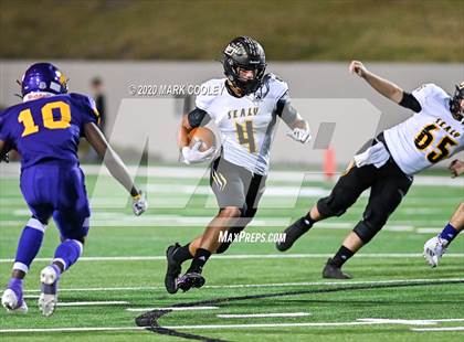 Thumbnail 1 in Sealy vs. Center (UIL D4 Area Playoff) photogallery.