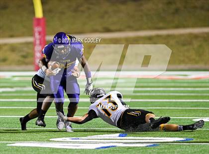 Thumbnail 1 in Sealy vs. Center (UIL D4 Area Playoff) photogallery.