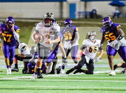 Thumbnail 2 in Sealy vs. Center (UIL D4 Area Playoff) photogallery.