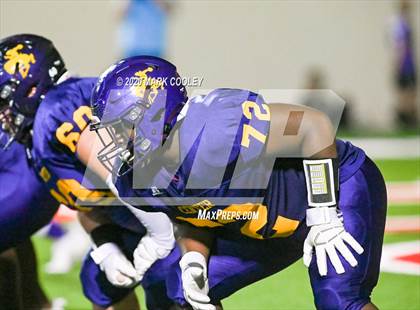 Thumbnail 2 in Sealy vs. Center (UIL D4 Area Playoff) photogallery.