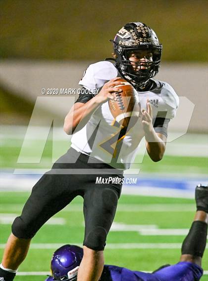 Thumbnail 2 in Sealy vs. Center (UIL D4 Area Playoff) photogallery.