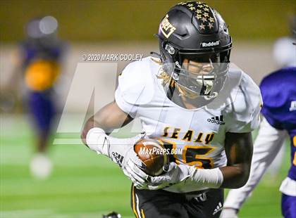 Thumbnail 1 in Sealy vs. Center (UIL D4 Area Playoff) photogallery.
