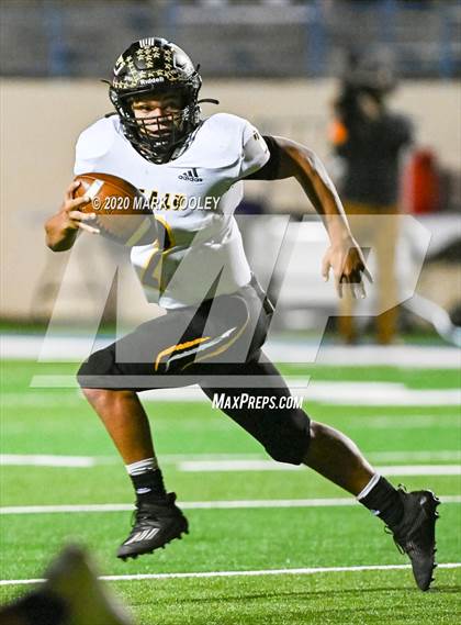 Thumbnail 2 in Sealy vs. Center (UIL D4 Area Playoff) photogallery.