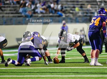 Thumbnail 3 in Sealy vs. Center (UIL D4 Area Playoff) photogallery.