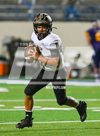 Thumbnail 3 in Sealy vs. Center (UIL D4 Area Playoff) photogallery.