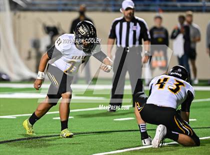 Thumbnail 3 in Sealy vs. Center (UIL D4 Area Playoff) photogallery.