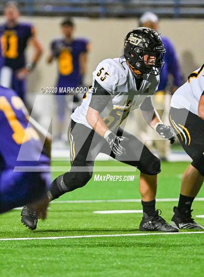 Thumbnail 1 in Sealy vs. Center (UIL D4 Area Playoff) photogallery.