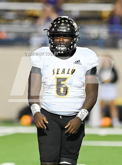 Thumbnail 2 in Sealy vs. Center (UIL D4 Area Playoff) photogallery.