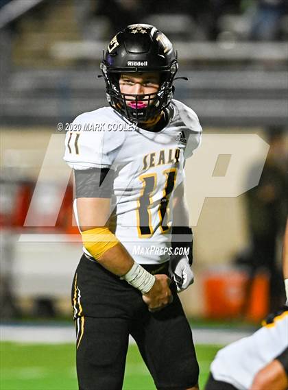 Thumbnail 1 in Sealy vs. Center (UIL D4 Area Playoff) photogallery.
