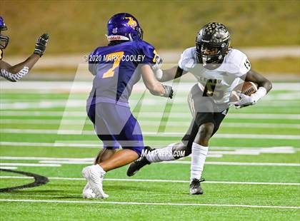 Thumbnail 3 in Sealy vs. Center (UIL D4 Area Playoff) photogallery.
