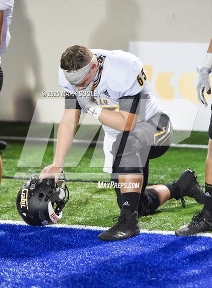 Thumbnail 1 in Sealy vs. Center (UIL D4 Area Playoff) photogallery.