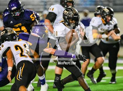 Thumbnail 2 in Sealy vs. Center (UIL D4 Area Playoff) photogallery.