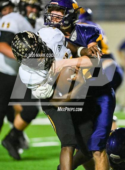 Thumbnail 3 in Sealy vs. Center (UIL D4 Area Playoff) photogallery.