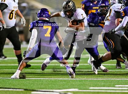 Thumbnail 1 in Sealy vs. Center (UIL D4 Area Playoff) photogallery.