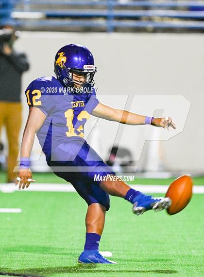 Thumbnail 1 in Sealy vs. Center (UIL D4 Area Playoff) photogallery.