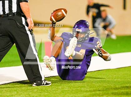 Thumbnail 3 in Sealy vs. Center (UIL D4 Area Playoff) photogallery.