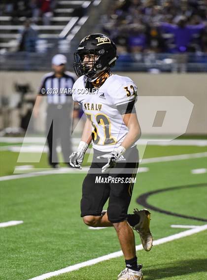 Thumbnail 3 in Sealy vs. Center (UIL D4 Area Playoff) photogallery.
