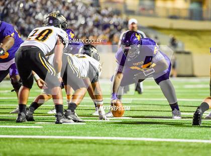Thumbnail 3 in Sealy vs. Center (UIL D4 Area Playoff) photogallery.