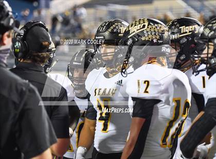 Thumbnail 3 in Sealy vs. Center (UIL D4 Area Playoff) photogallery.