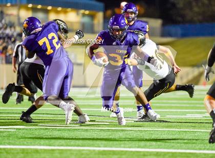 Thumbnail 3 in Sealy vs. Center (UIL D4 Area Playoff) photogallery.